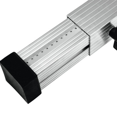 Extensão metálica de alumínio com graduação milimétrica e parafuso de fixação preto