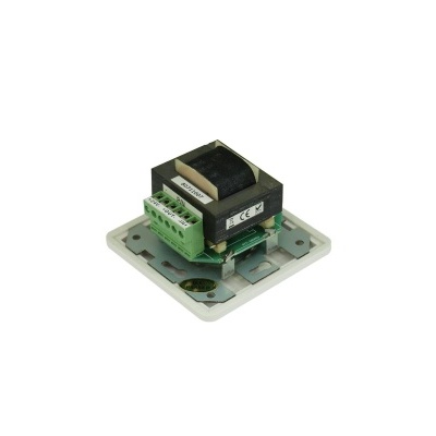 Transformador elétrico com conectores verdes sobre base branca