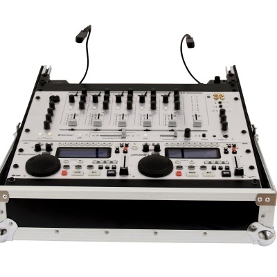 Mesa de mistura profissional DJ com 6 canais e discos de controlo pretos