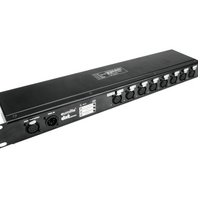 Régua de áudio preto com oito tomadas XLR e duas tomadas adicionais com texto e código de barras