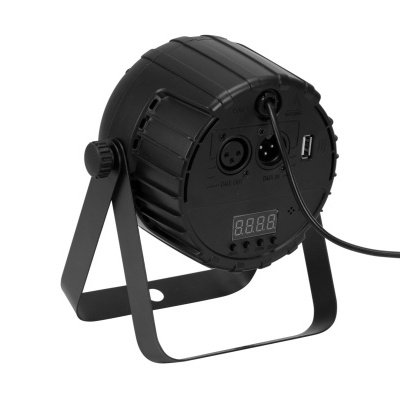 Luz LED preta redonda com suporte metálico e entradas XLR e USB