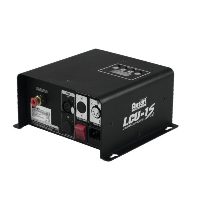 Dispositivo eletrónico preto Antari LCU-1S com conectores XLR e botão vermelho