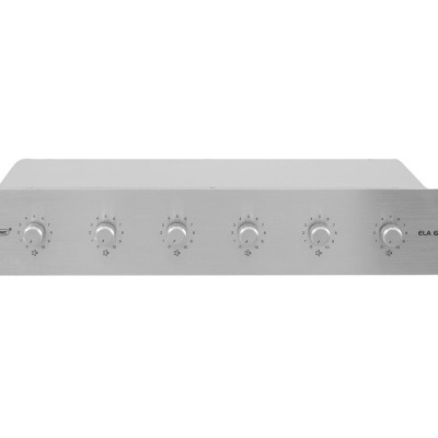 Equipamento áudio profissional cinzento com cinco botões e texto Soundcraft e ELA M4