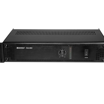 Amplificador de áudio preto para rack com botão de controlo e interruptor