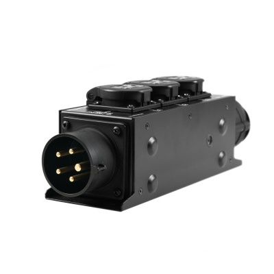 Dispositivo elétrico preto com ficha de 5 pinos e três tomadas circulares.