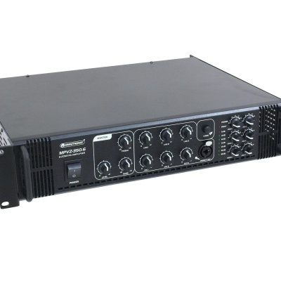 Amplificador de som profissional preto com botões e interruptor