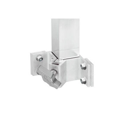 Suporte metálico prateado com parafusos e alavanca de aperto manual