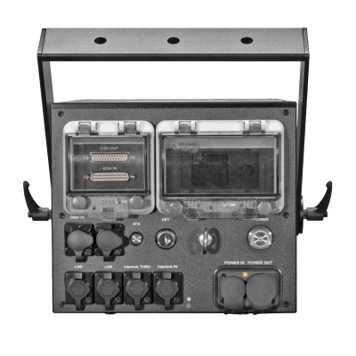Painel elétrico cinza escuro com medidores analógicos e botões.