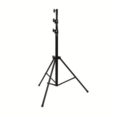 Suporte tripé preto de metal, três braços de sustentação, fundo branco