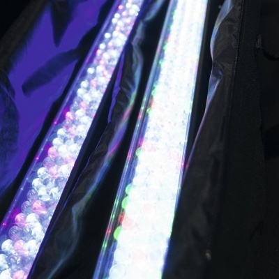Barras de LED multicoloridas num estojo preto