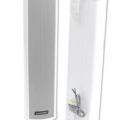 Coluna de som branca com grelha metálica e cabo elétrico
