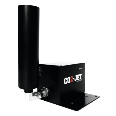 Equipamento CO2-JET preto com cilindro vertical e base plana sobre fundo branco