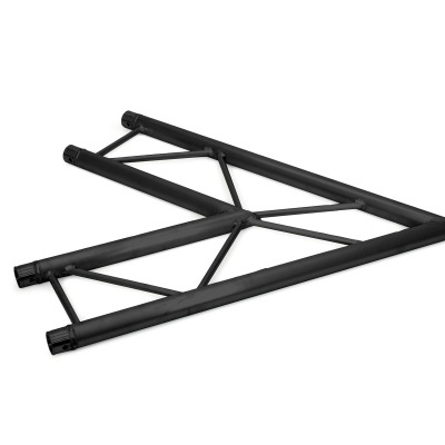 Estrutura metálica preta em forma triangular e retangular