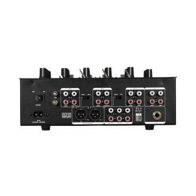 Amplificador de áudio preto com conexões RCA e XLR