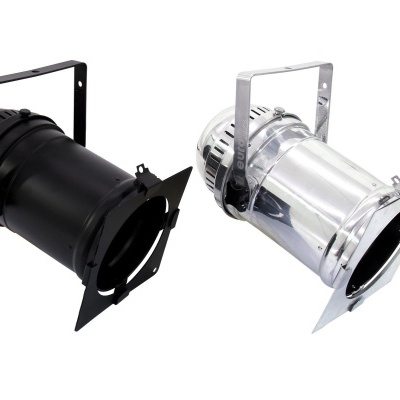 Dois holofotes de palco cilíndricos preto e prateado sobre fundo branco