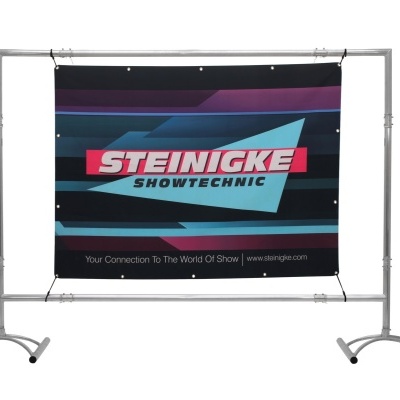 Estrutura metálica com pano publicitário da STEINIGKE SHOWTECHNIC