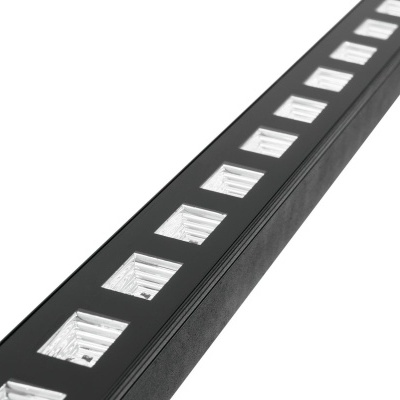 Barra luminosa retangular preta com LEDs quadrados embutidos