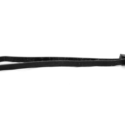 Barra de ferro preta com gancho e laço