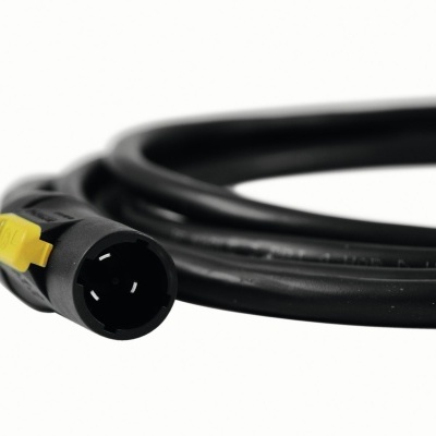 Cabo elétrico preto com conector circular e trava amarela