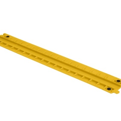 Régua de medição amarela fina de plástico com ranhuras e furos nas extremidades