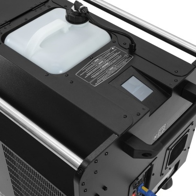 Dispositivo tecnológico preto com reservatório translúcido e ecrã digital