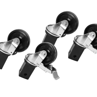 Quatro rodas giratórias com suportes metálicos prateados e bases pretas