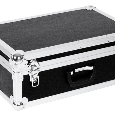 Mala de transporte rígida preta com cantos metálicos prateados