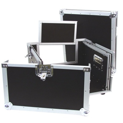 Maletas rígidas pretas com moldura metálica prateada e fecho em metal