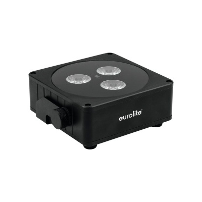 Proyector Eurolite preto compacto com três lentes circulares na parte superior