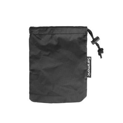 Saco de tecido preto com fecho de cordão e etiqueta Saramonic