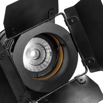 Luz de estúdio preta com refletores ajustáveis e lente texturizada