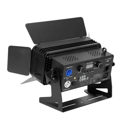 Luz LED de estúdio preta com barndoor e painel de controlo