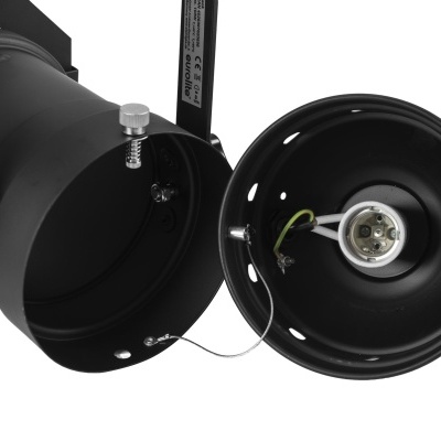 Refletor de metal preto aberto mostrando interior com suporte de lâmpada