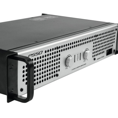 Amplificador de som profissional com painel cinza e botões rotativos