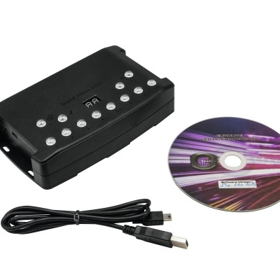 Dispositivo eletrônico preto, cabo USB e CD junto