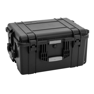 Mala rígida preta de plástico com fechaduras e pegas laterais