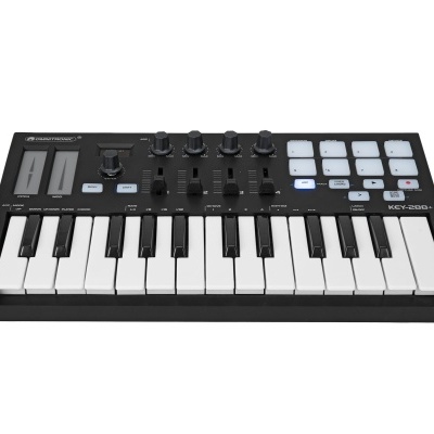 Teclado controlador musical preto com botões e teclas