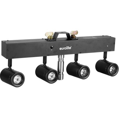 Refletor de iluminação Eurolite com quatro luzes circulares pretas montadas em estrutura retangular.