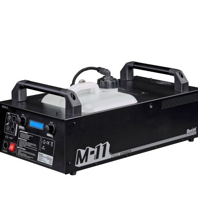 Máquina de fumos preta M-11 com punhos e reservatório translúcido