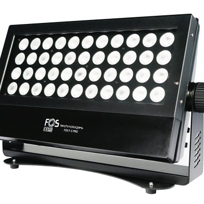 Projetor LED retangular preto com LEDs brancos e texto 'FOS technologies FOSA 7 PRO'