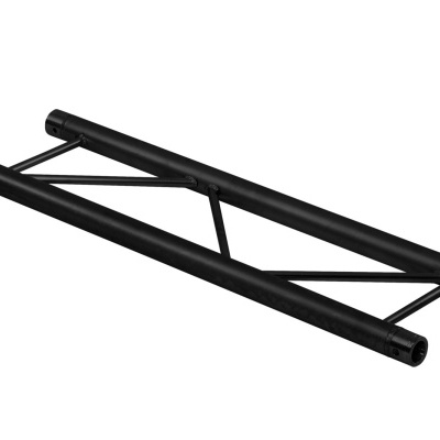 Estrutura metálica preta de suporte em fundo branco