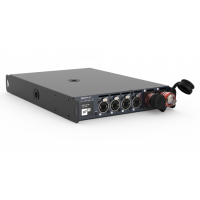 Interface de áudio digital negra Digico Stage Rack C1 com conectores XLR e botões