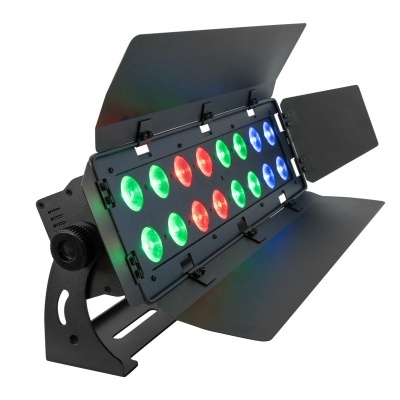 Proyector LED preto com LEDs coloridos e aletas de controlo de luz