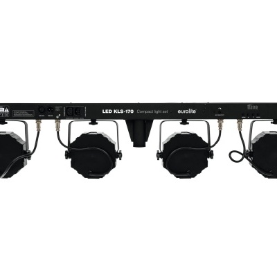 Barra de iluminação preta com quatro holofotes para palco