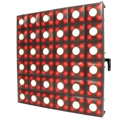 Painel LED com 36 luzes vermelhas em estrutura metálica preta