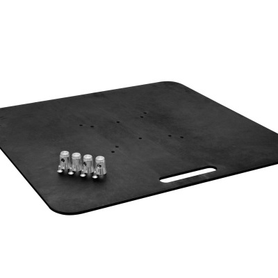 Base preta quadrada com peças metálicas cilíndricas e corte retangular