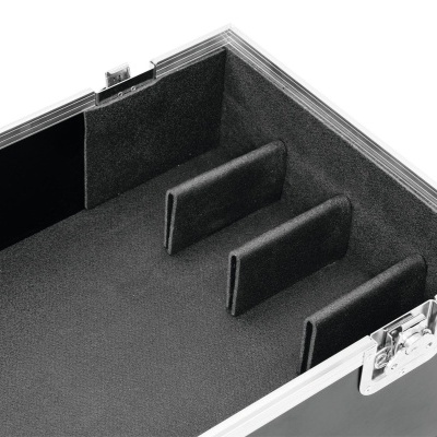 Mala rígida preta com divisórias internas e fechadura metálica