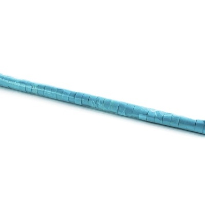 Barra de pequenos cubos azuis empilhados sobre fundo branco