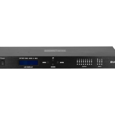 Dispositivo eletrónico preto de rack montável com visor LED azul e botões