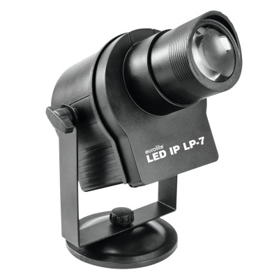 Projetor LED preto com lente e suporte ajustável sobre fundo branco